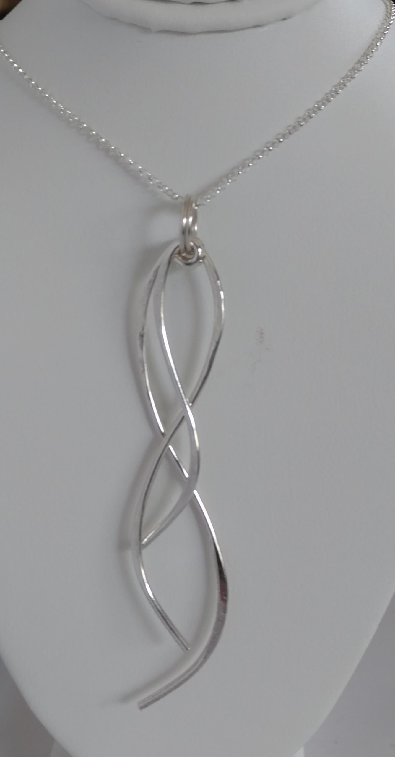 Wavy Fringe Necklace