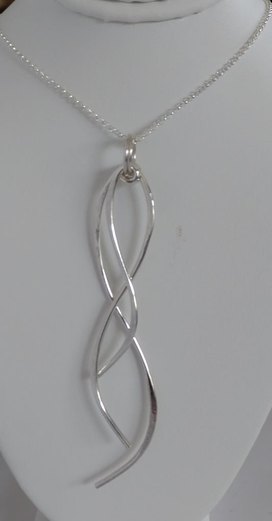 Wavy Fringe Necklace