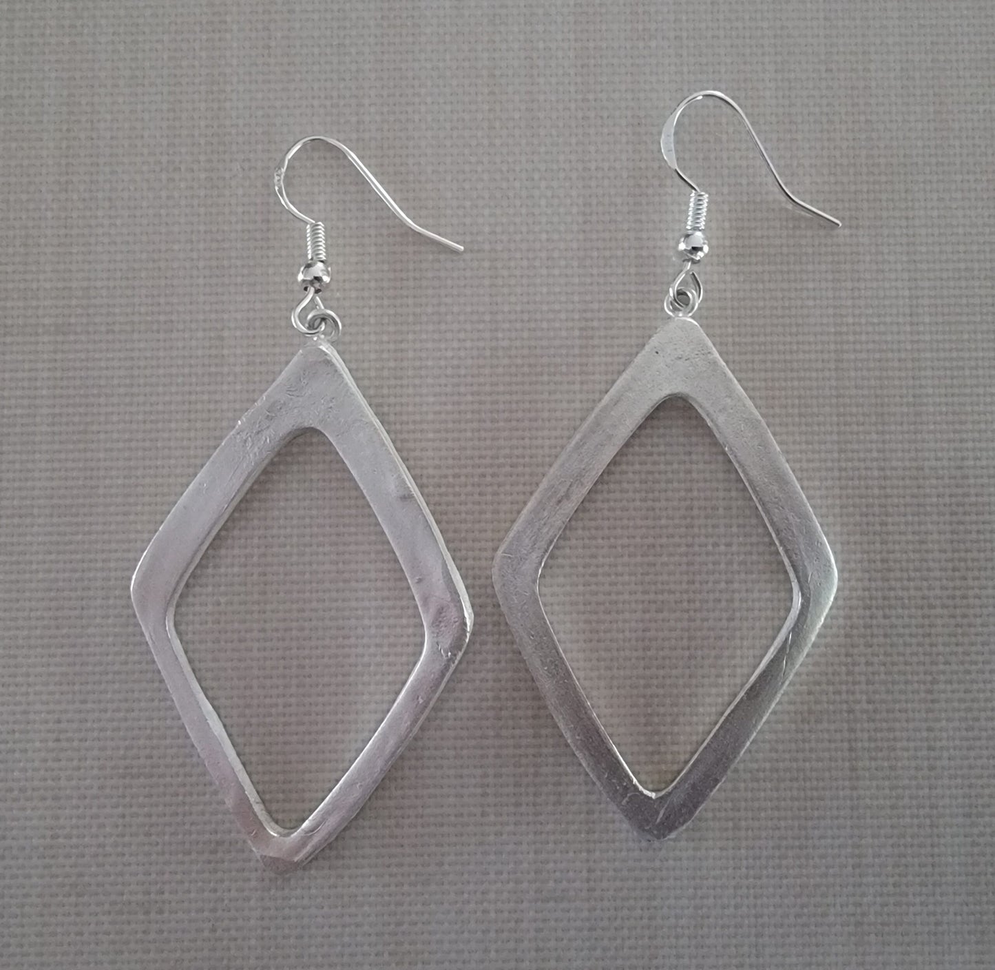 Diamond-Shaped Pure Silver Earrings