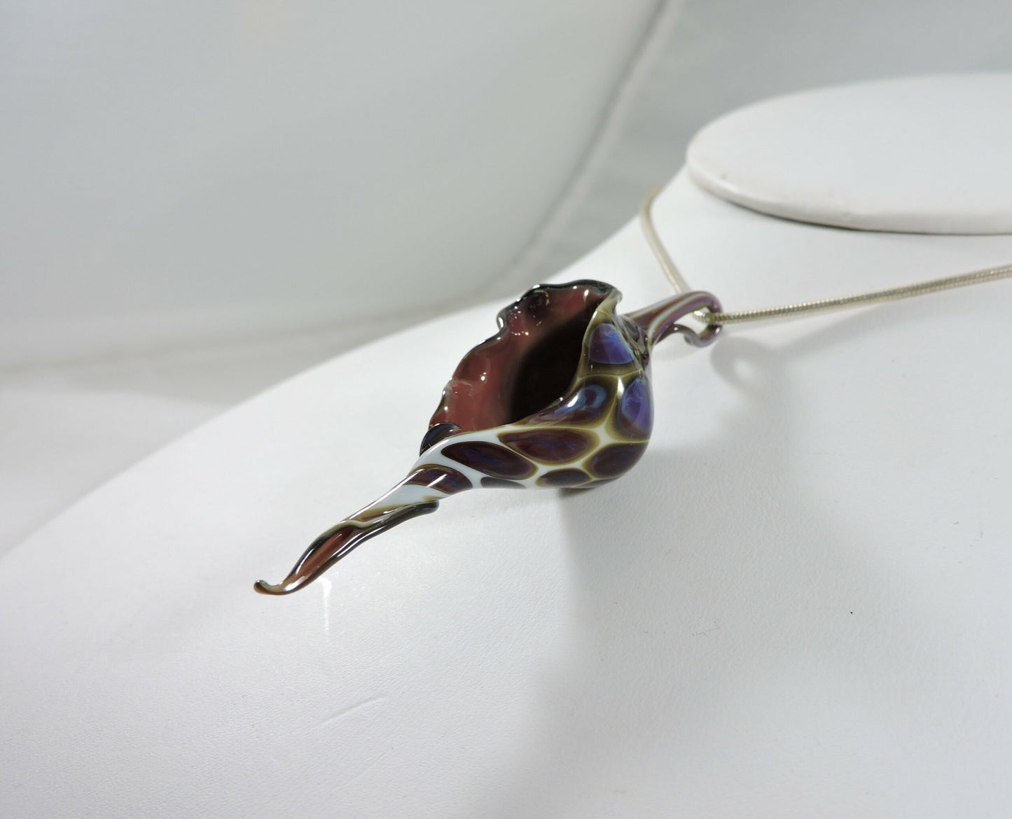 Chromacolor Seashell Pendant