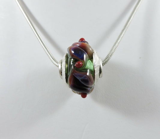 Leaf-Patterned Pendant